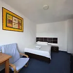 Habitacion Privada Centro Malaga Cerca Tren Maria Zambrano Y Playa Muy Buena Conexion Wifi