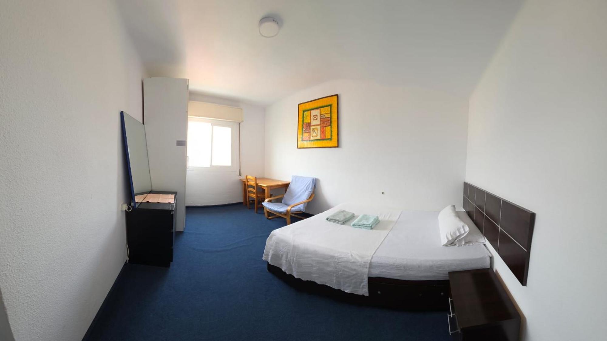 Privada Centro Cerca Tren Maria Zambrano Y Playa Muy Buena Conexion Wifi Homestay *