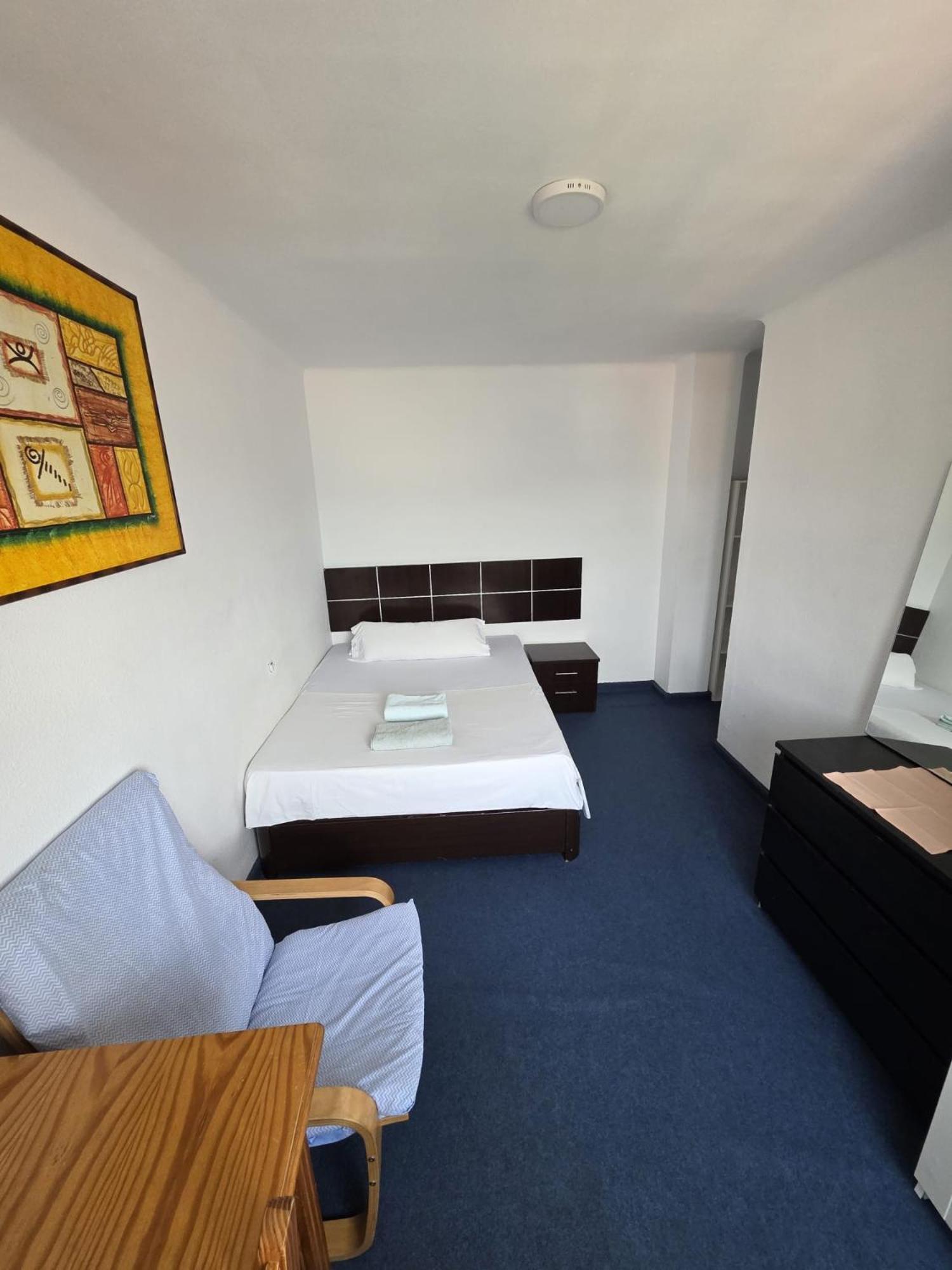Privada Centro Cerca Tren Maria Zambrano Y Playa Muy Buena Conexion Wifi Homestay Malaga