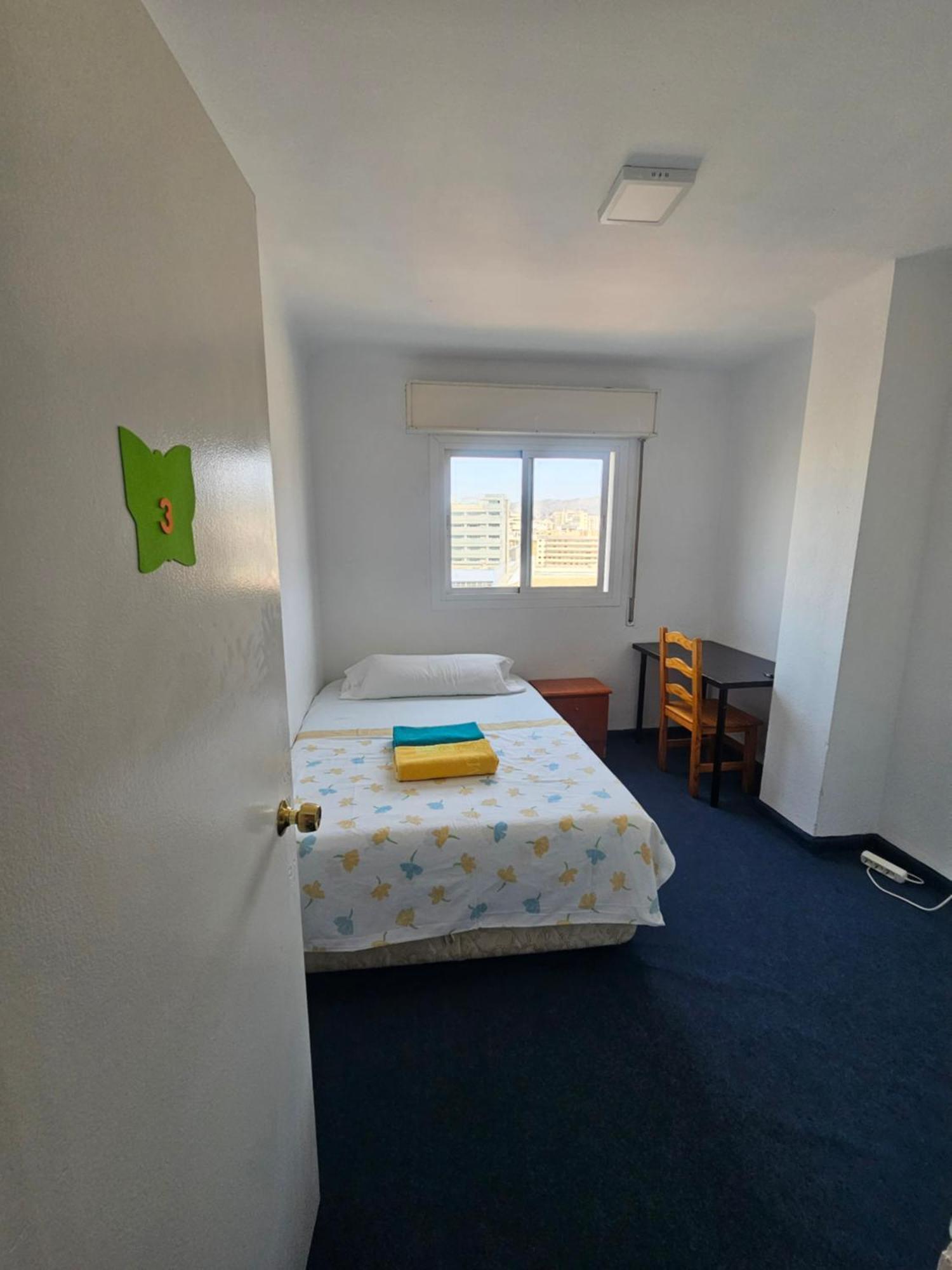 Privada Centro Cerca Tren Maria Zambrano Y Playa Muy Buena Conexion Wifi Homestay *